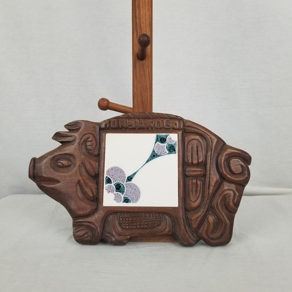 VTG wooden pig & tile trivet - Picture 1 of 12